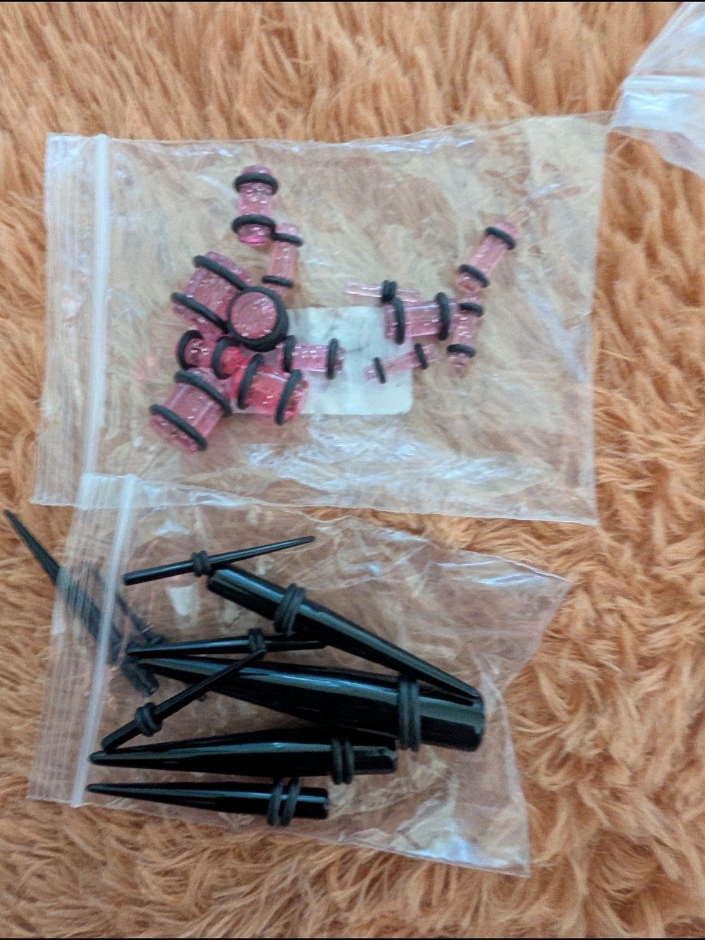 Ear Stretching Taper and Pink Glitter Ear Plugs Set